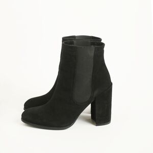 Stuart Weitzman Sidemover US9 Black Suede Ankle Boots